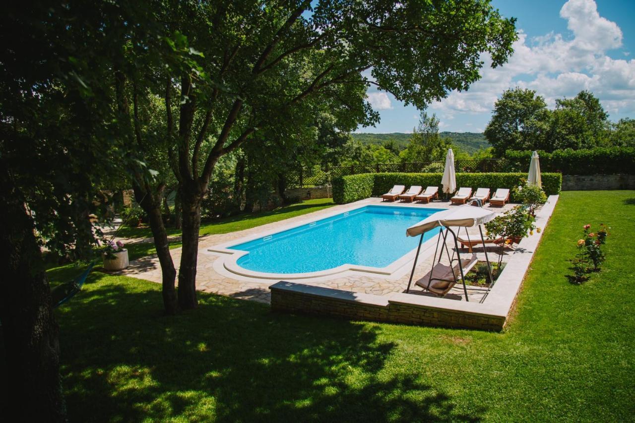 Villa Kringa Tinjan Exterior photo