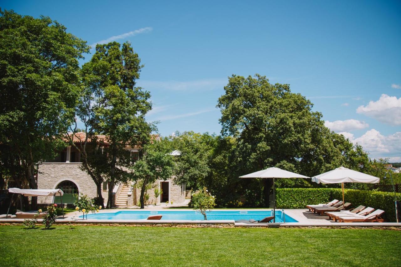 Villa Kringa Tinjan Exterior photo