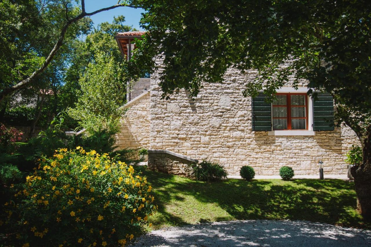 Villa Kringa Tinjan Exterior photo