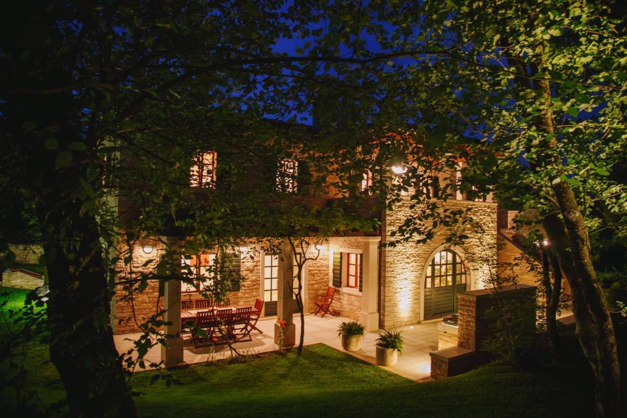 Villa Kringa Tinjan Exterior photo